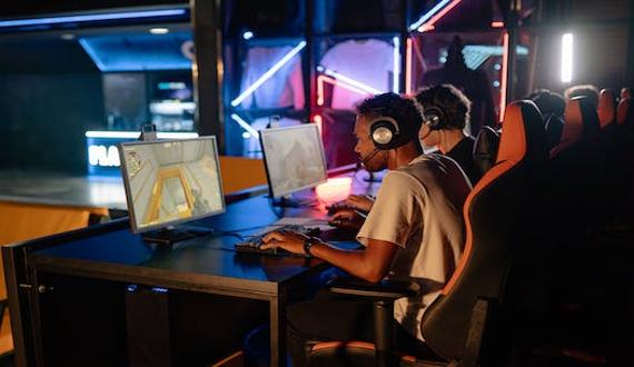 The Rise Of Online Gaming: A Guide To Virtual Entertainment